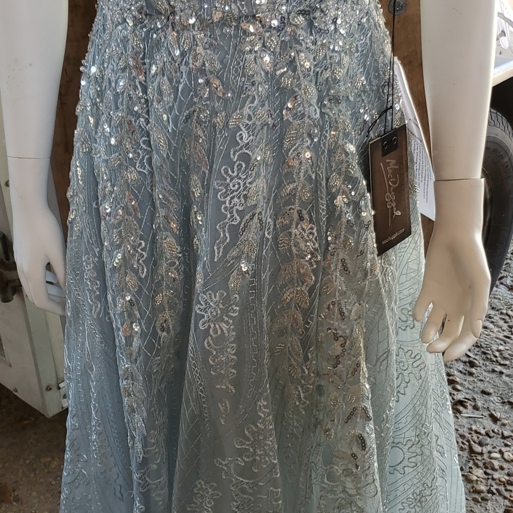 Mac Duggal  Ice Blue Sleeveless gown 6 NWT - Picture 7 of 8